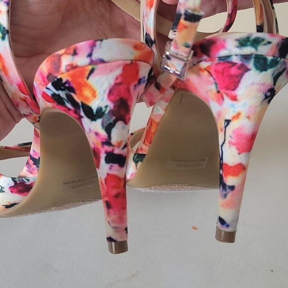 Shoes - Picture 3 of 5